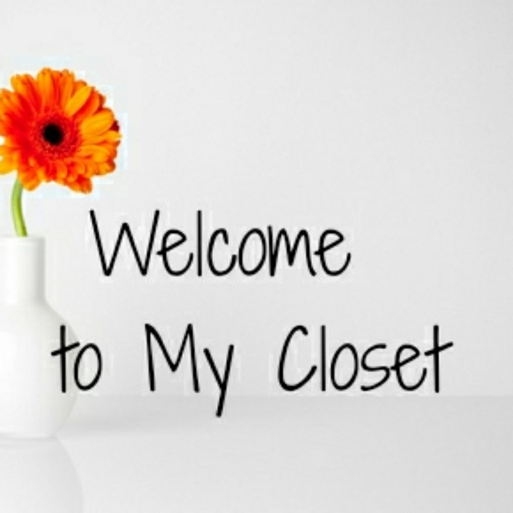 Welcome to my closet 🌼